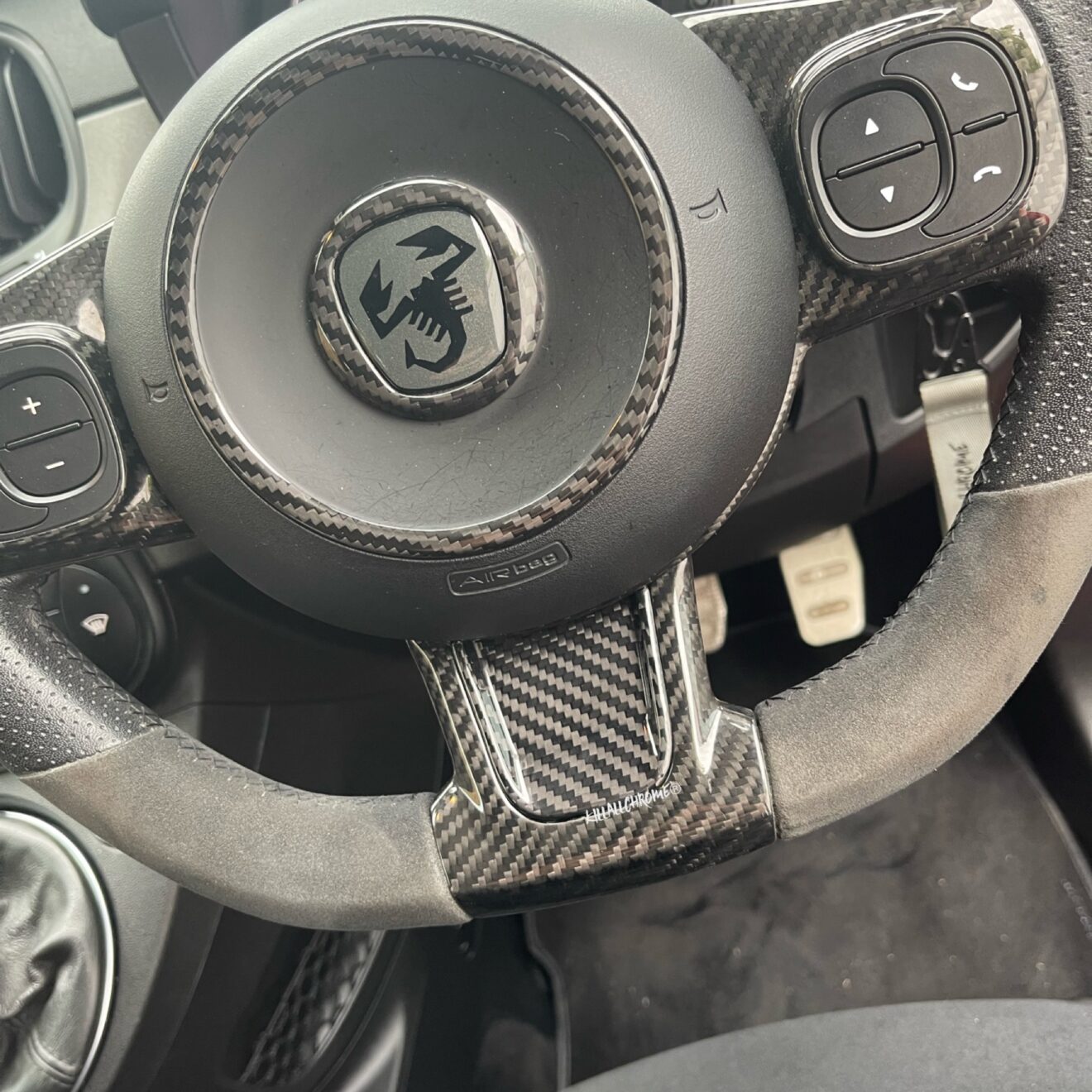 Fiat 500 / Abarth Front Steering Wheel Chin Spoke Insert Series 4