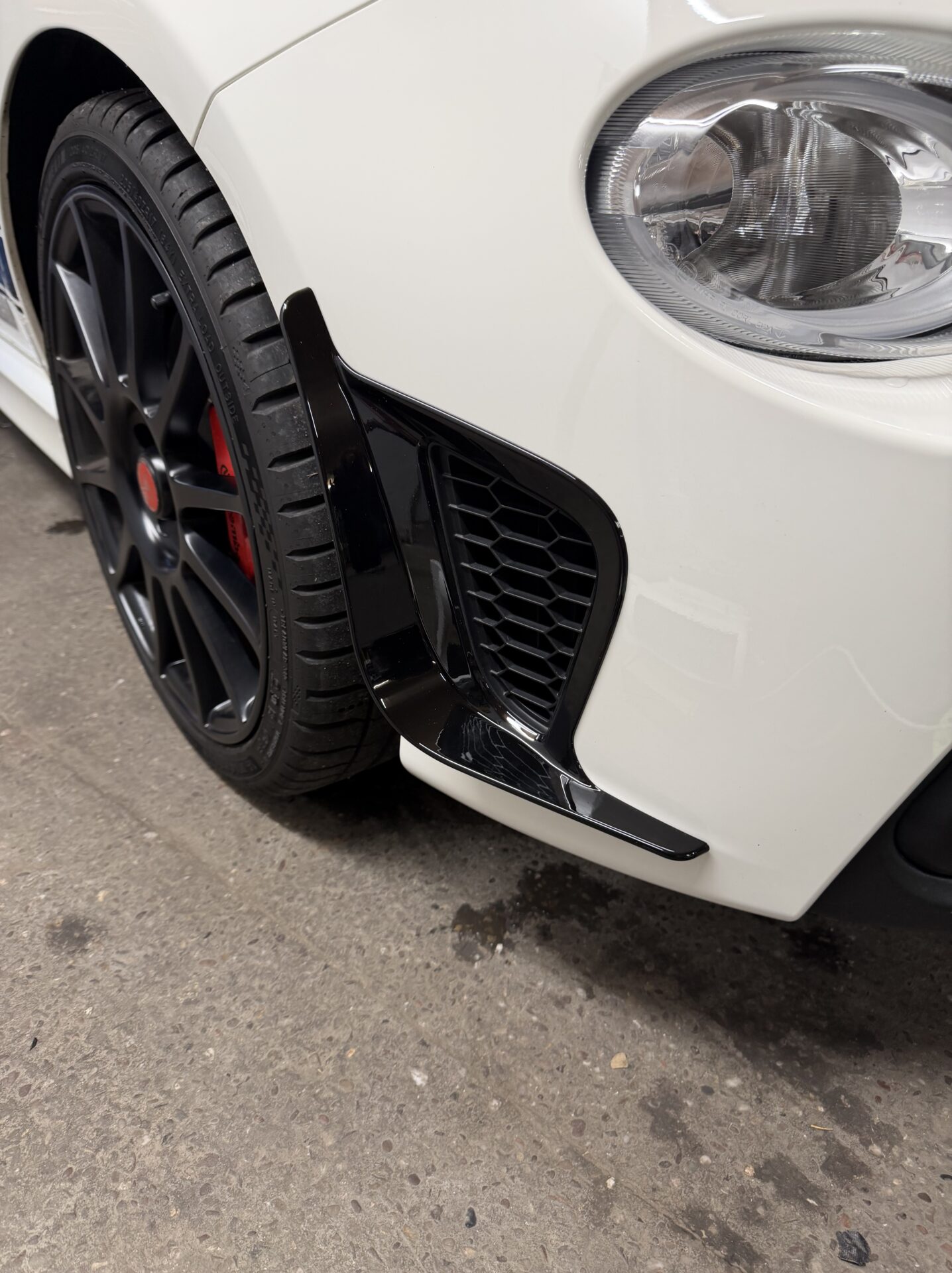 Pair of Air Intake Bumper Canards for Abarth 500 595 695 2016> Gloss Black or Gloss Red - Image 22