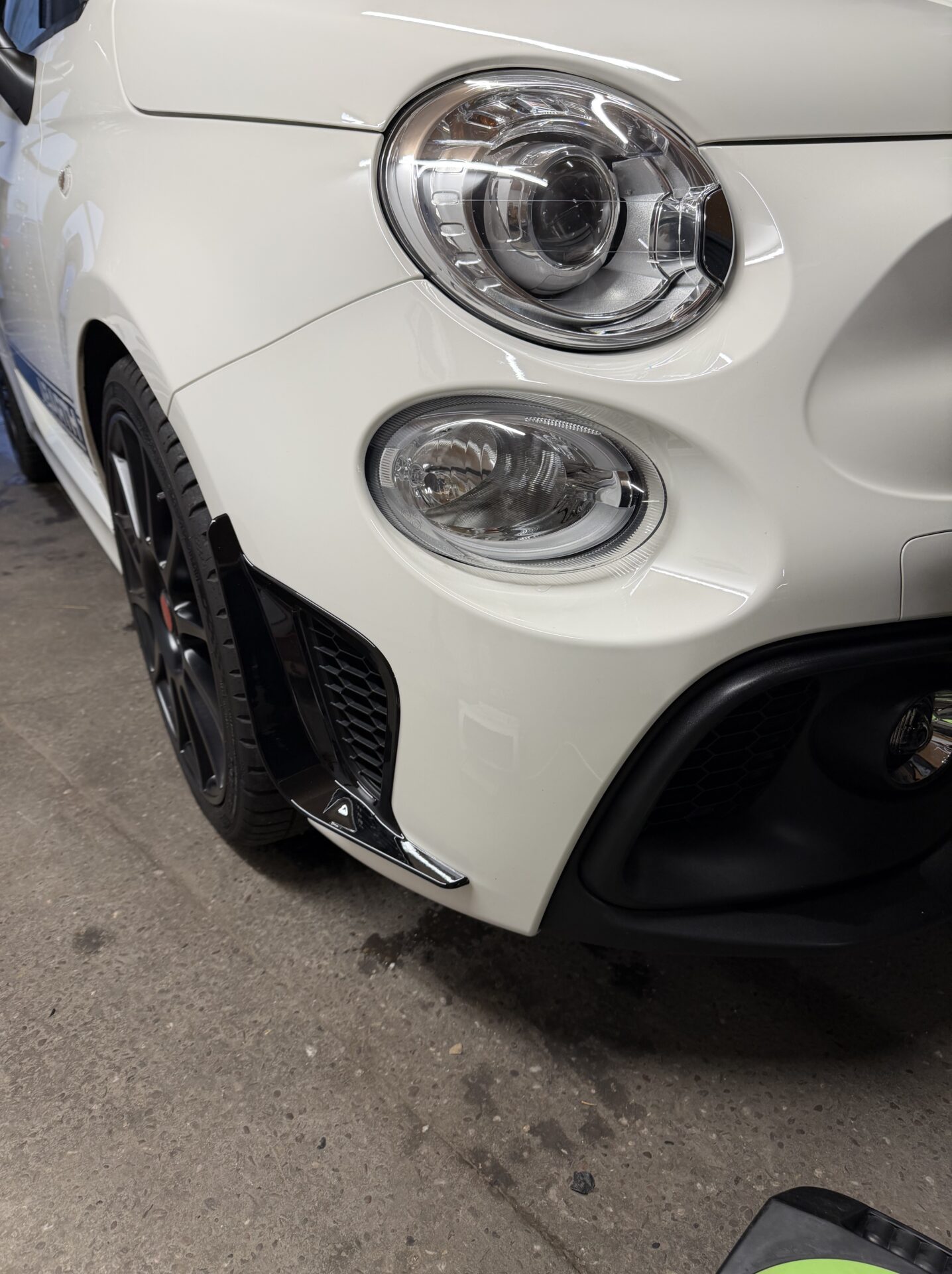 Pair of Air Intake Bumper Canards for Abarth 500 595 695 2016> Gloss Black or Gloss Red - Image 25